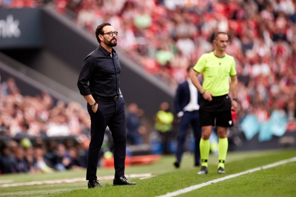 El Valencia compite en el 'verde' y gana el partido en rueda de prensa