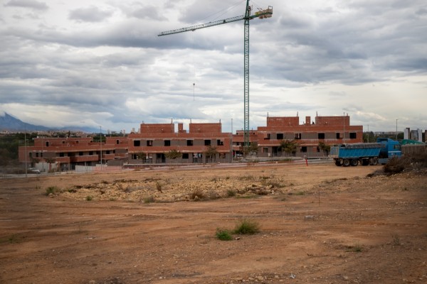 Edificios en construcción en Alicante (fotos RAFA MOLINA)
