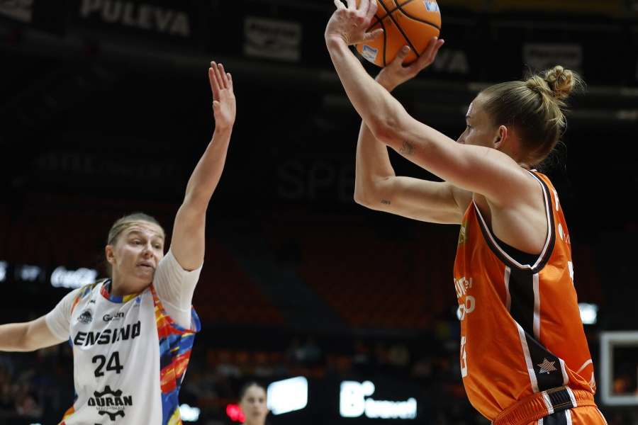 Victoria en el primer partido del año en la Fonteta