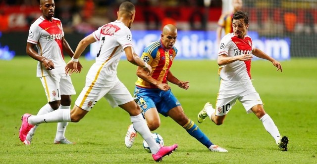 En Argelia aseguran que el Valencia CF propone una nueva oferta de renovación de cinco años a Feghouli