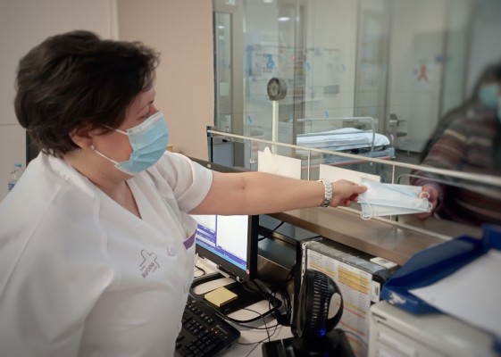 Salud recuerda la importancia de llevar mascarilla en los centros sanitarios

