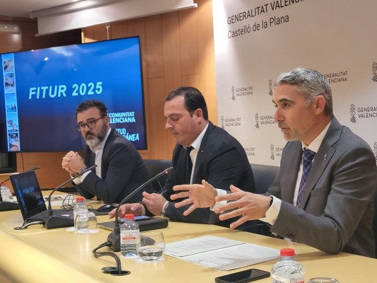 De catálogos a showcooking: Turisme muestra las herramientas de Fitur a los municipios de Castellón