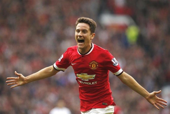 Neville piensa en Fellaini y Ander Herrera para reforzar la medular