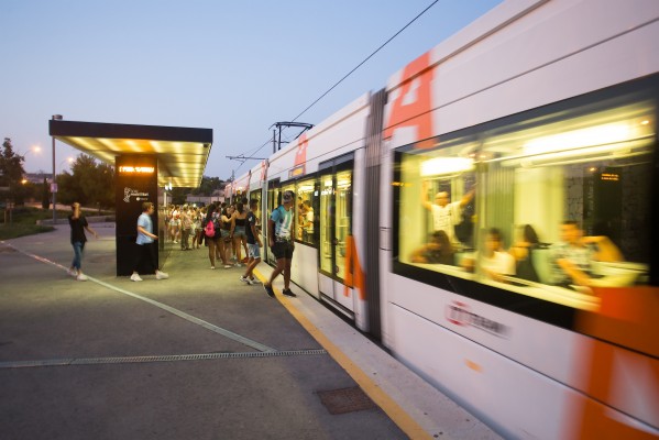Los sindicatos convocan huelga en el Tram para que la Generalitat apruebe las mejoras pactadas