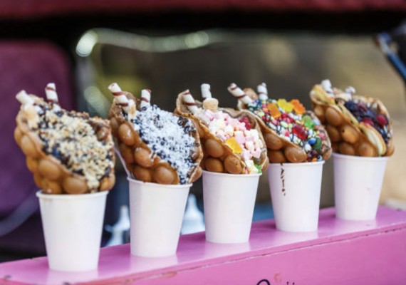 La repostería oriental arrasa en Murcia: desde los Bubble waffles hasta los taiyakis
