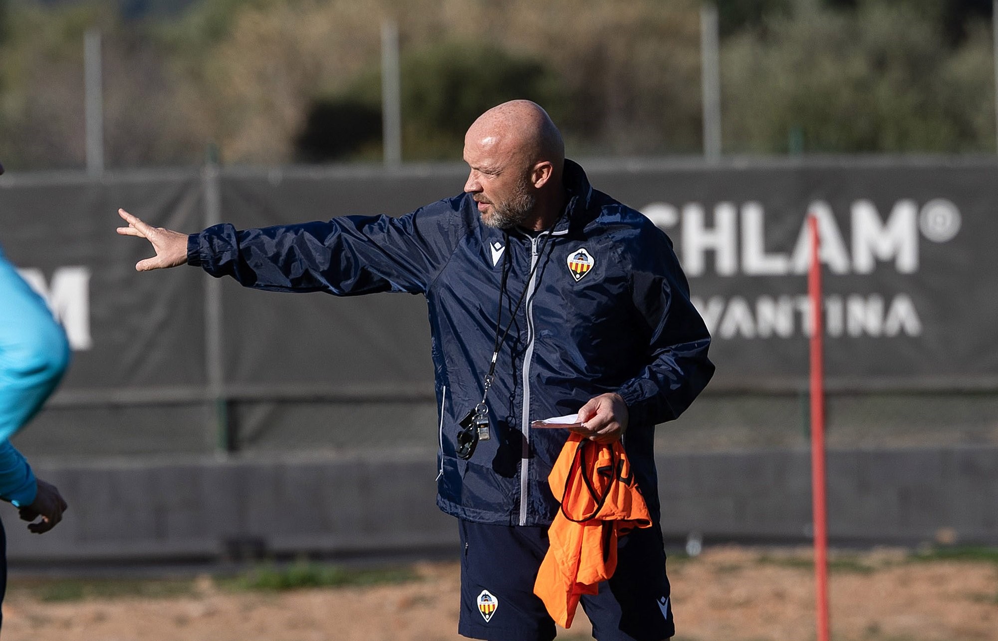 Schreuder avala a Gio Zarfino: 