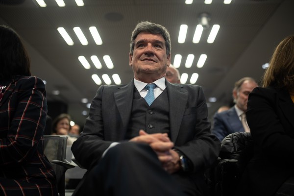 Escrivá fija como reto la innovación y destaca el uso de la IA generativa en el Banco de España