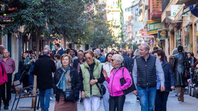 Benidorm aprueba el pago de la tercera y última remesa de bonos consumo