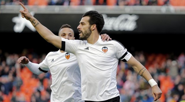 El Valencia golea al Granada y deja casi sentenciado su billete para cuartos