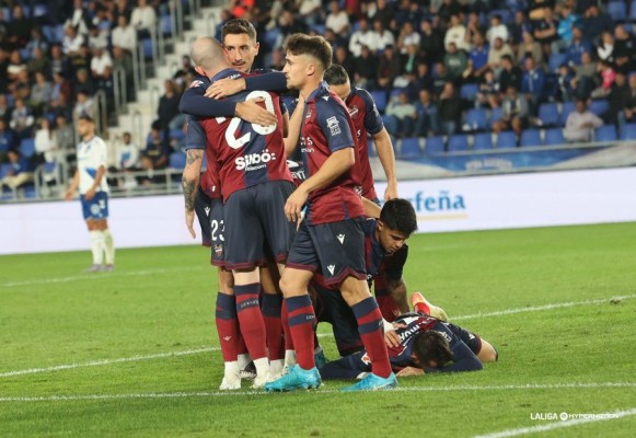 El Levante se gusta en Tenerife