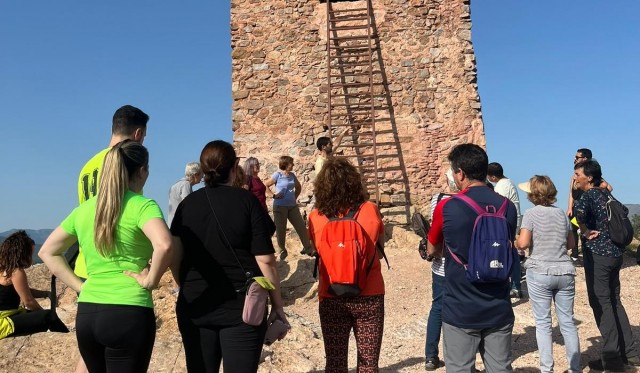 Almenara retoma las visitas guiadas gratuitas al entorno del Castell y a la Torre Bivalcadim