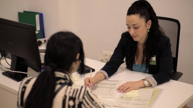 El Consell insta a los sindicatos a firmar un convenio único para servicios sociales
