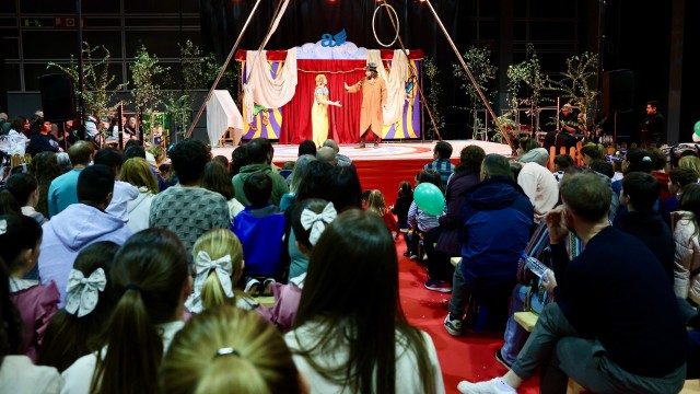 Expojove y La Central baten 