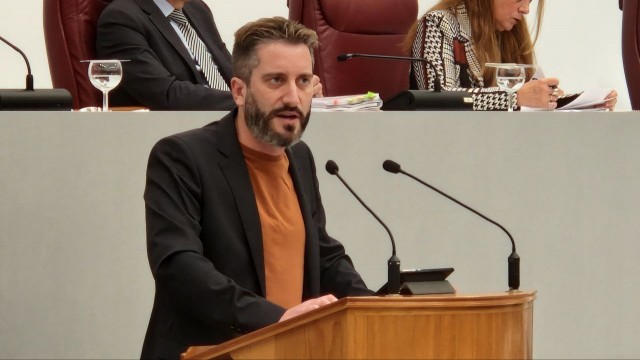Podemos reclama que enero deje de ser inhábil en la Asamblea y exige que los diputados 