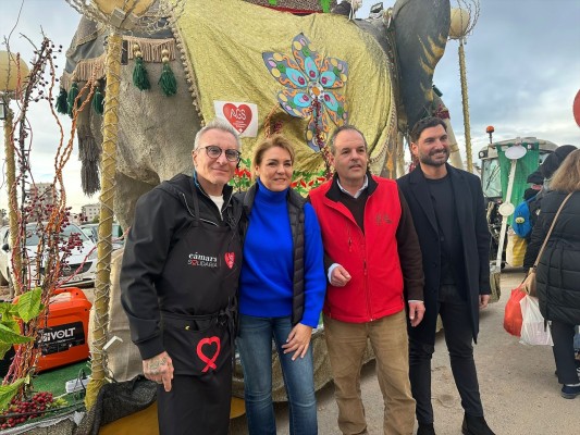 Camarero participa en la Cabalgata Solidaria que recorre siete municipios afectados por la Dana