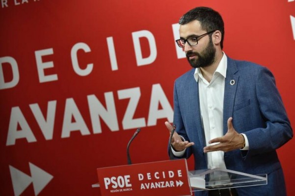 Francisco Lucas propone un debate público entre los candidatos a la Secretaría General del PSRM-PSOE y Conesa pide dos