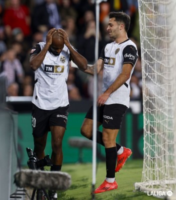 El Valencia CF cambia la imagen, pero no el resultado