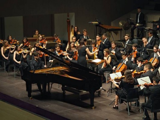 La Orquesta de Jóvenes de la Región ofrece un 'Concierto de Reyes' en Murcia bajo la batuta de Christian Vásquez

