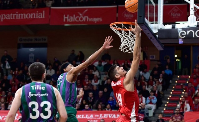 La Copa se le pone casi imposible al UCAM CB: cae en el Palacio contra un Unicaja que está a otro nivel