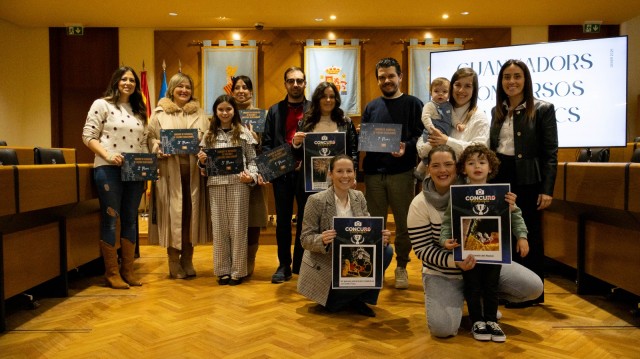Burriana premia la creativitat en els concursos de façanes, balcons i fotografía nadalenca