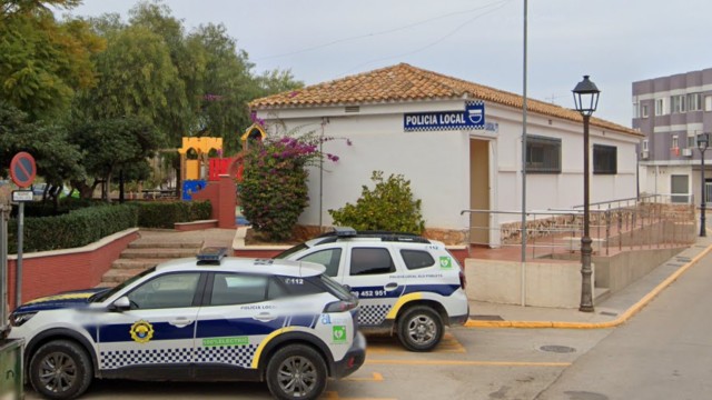 Investigan el robo de ocho pistolas del retén de Policía Local de Els Poblets durante la Nochevieja