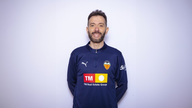 Corberán: “Tenía la ilusión de defender el escudo que hoy defiendo como entrenador”
