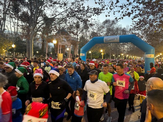 Más de 2.000 castellonenses despiden el año corriendo en la carrera San Silvestre
