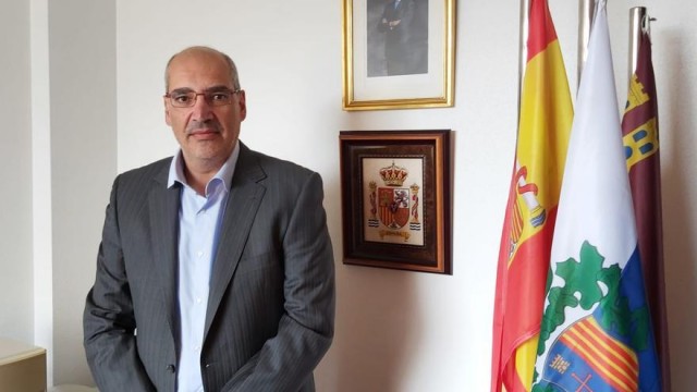 Diego Conesa obtiene el apoyo de Jesús Viciana y suma el respaldo de cinco alcaldes socialistas