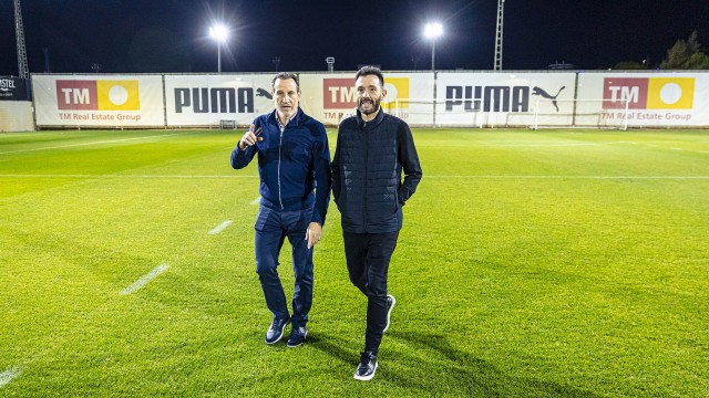 Corberán dirige su primer entrenamiento al Valencia