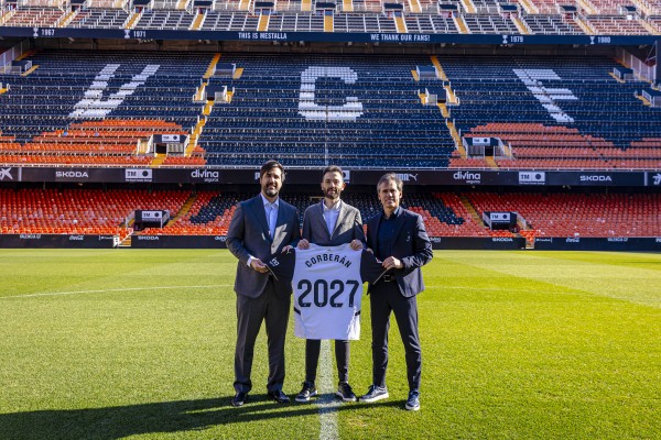 Corberán afronta este domingo su primer entrenamiento en el Valencia CF con una doble sesión
