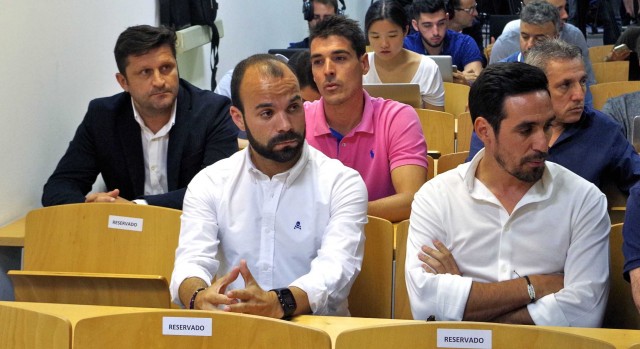 Vicente y la secretaría técnica, a la espera de noticias
