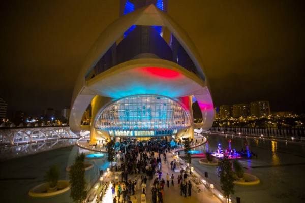 La Generalitat traspasa a Cacsa los solares de la Ciudad de las Artes tras años incumpliendo la ley 