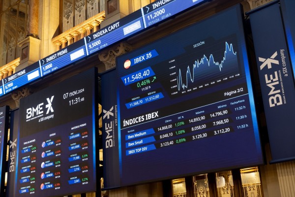 El Ibex 35 cierra la semana navideña con un alza de un 0,56% y recupera los 11.500 puntos