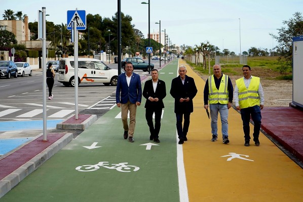 Burriana apuesta por la accesibilidad y finaliza el carril ciclopeatonal de la Avenida del Mediterráneo 