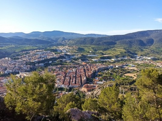 Un total de 2.729 personas han elegido este año Alcoy para fijar su residencia, se fueron 1.627 
