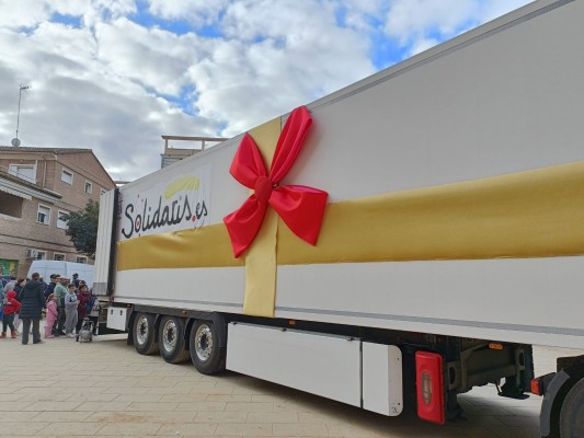 Solidaris.es organiza un gran 'unboxing' de juguetes para los niños de las localidades afectadas 