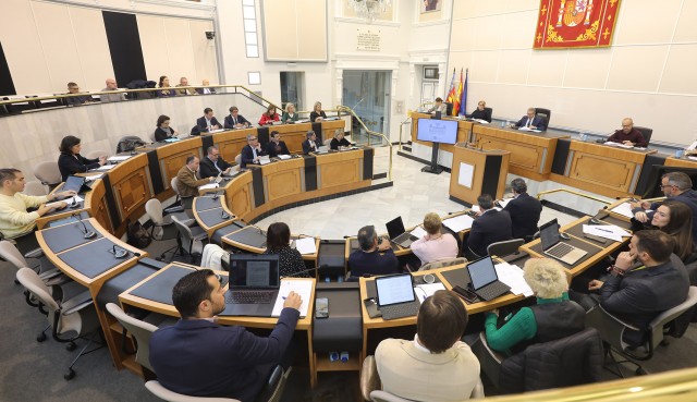 El PP aprueba las cuentas de la Diputación sin aceptar enmiendas y pide derogar las reglas fiscales 