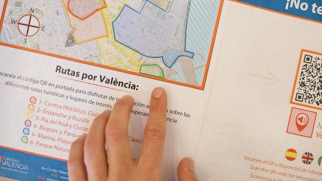 València inicia la implementación del nuevo sistema de señalización inteligente y accesible