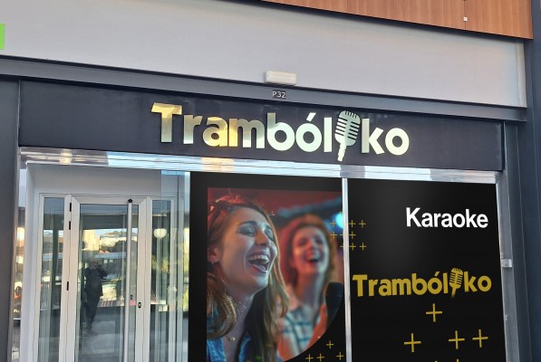 Thader abre Trambóliko, un karaoke que une servicios de cafetería, coctelería y sport bar