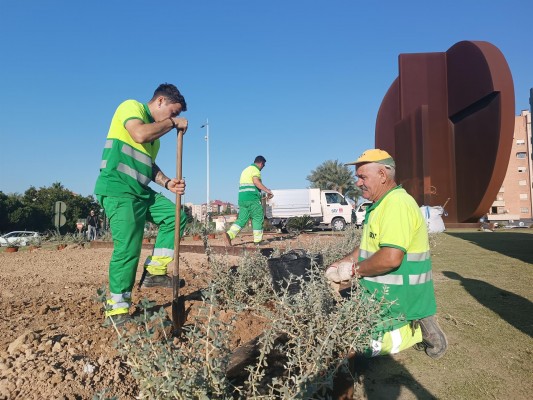 La rotonda de acceso a Murcia por Ronda Sur se incorpora al sistema de riego inteligente