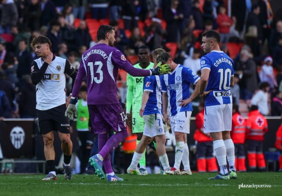 El Valencia CF pasó del sueño europeo a una caída libre sin fin en 2024

