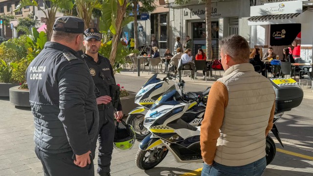 Onda refuerza la Unidad de Proximidad de la Policía Local con dos nuevas motocicletas 