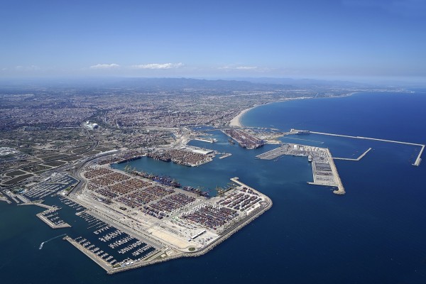 Valenciaport implanta su propia red de conexión 5G para avanzar 