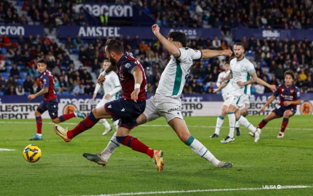 Andrés García evita un disgusto mayor al Levante UD