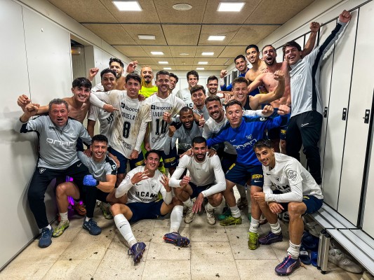 El UCAM CF cierra 2024 y la primera vuelta líder en Segunda RFEF y con seis puntos de ventaja 