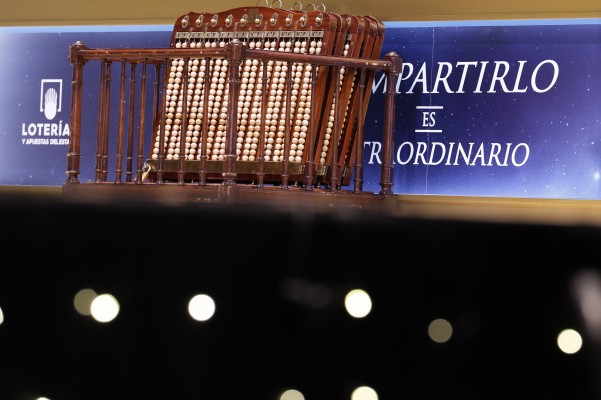 El octavo quinto premio, el 60.622, reparte 60.000 euros en Benidorm