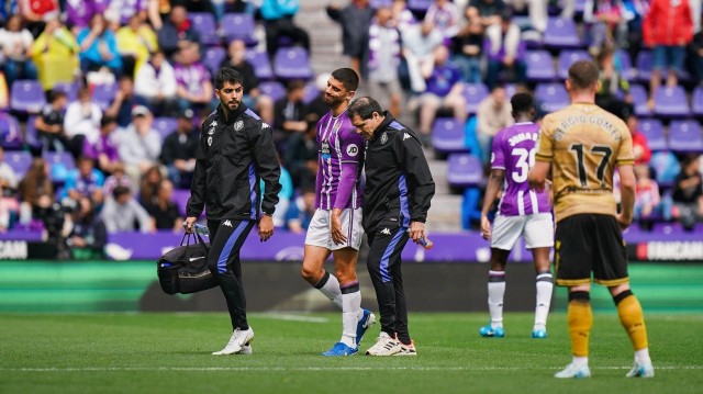 Cenk se atasca en el Valladolid: un mes sin jugar