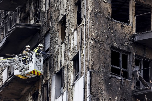 Propietarios del edificio de Campanar incendiado celebran la prórroga a 2025 de las ayudas al alquiler