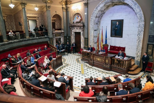 València pone orden en el dinero de los grupos políticos tras las irregularidades de Vox