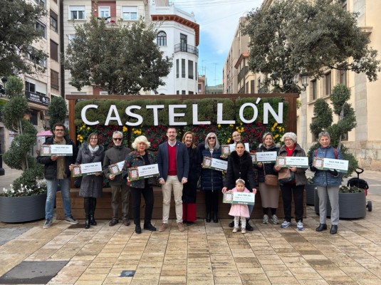 Castelló premia a 12 consumidores por su apoyo al comercio local con cheques regalo de 50 euros


